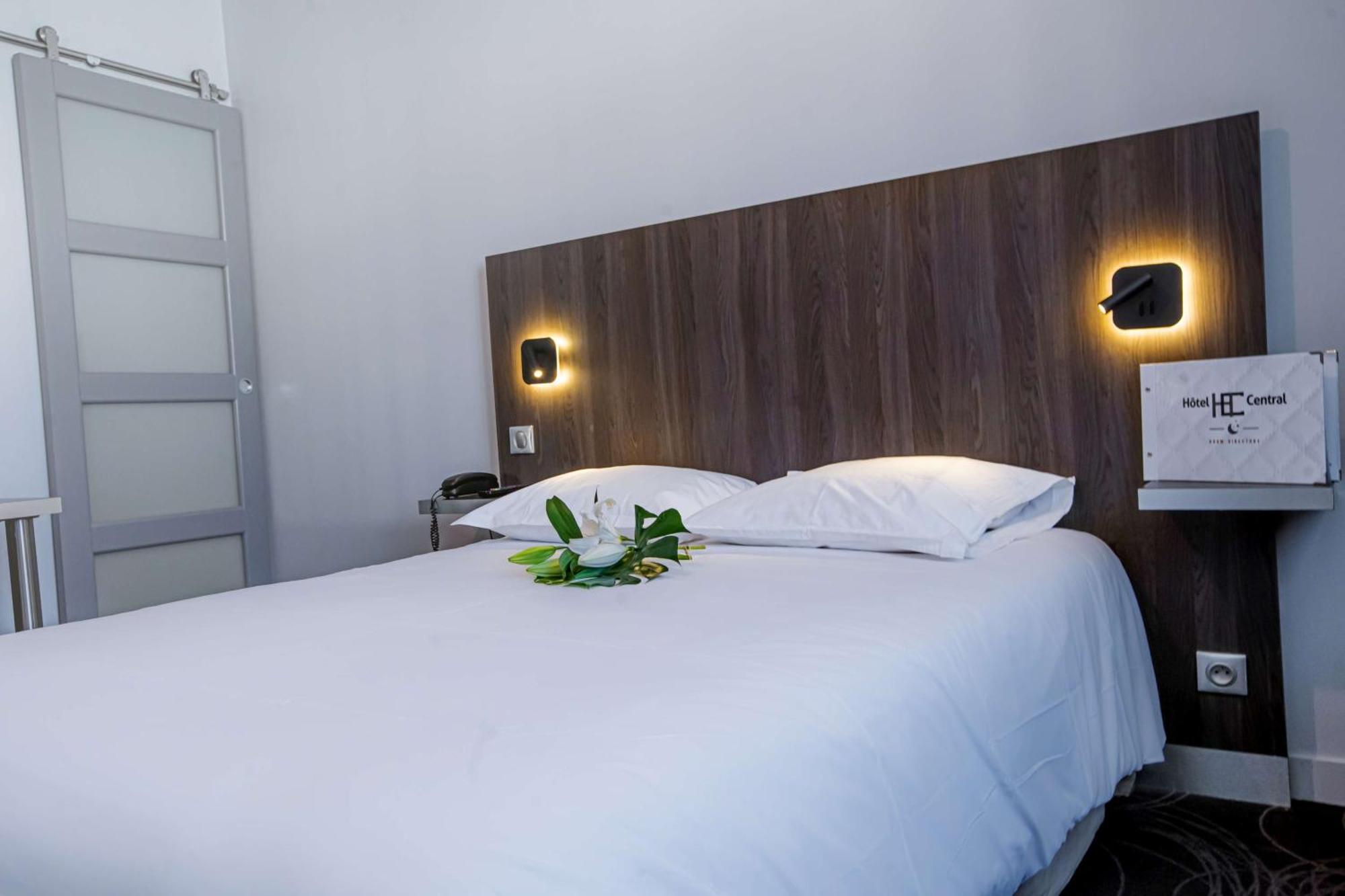 Hotel Central Пуатье Экстерьер фото